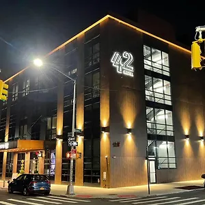 42 Williamsburg Hotel
